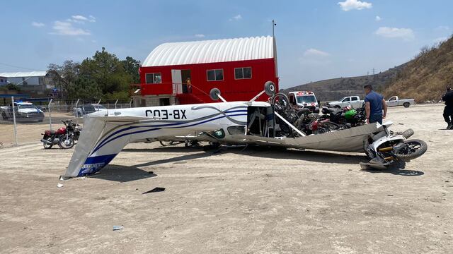 Avioneta se desploma en Atizapán de Zaragoza