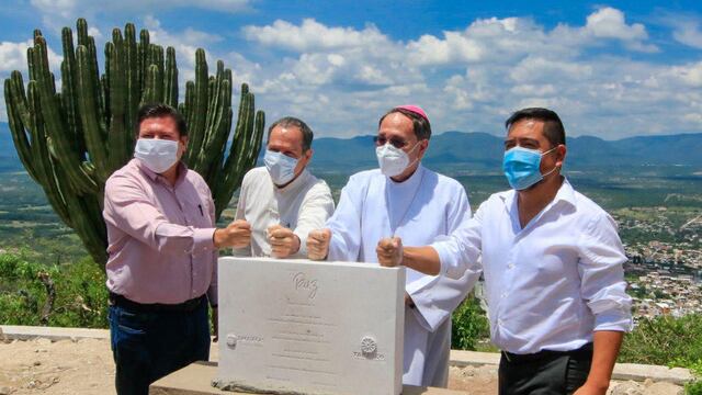 Primera piedra de la obra