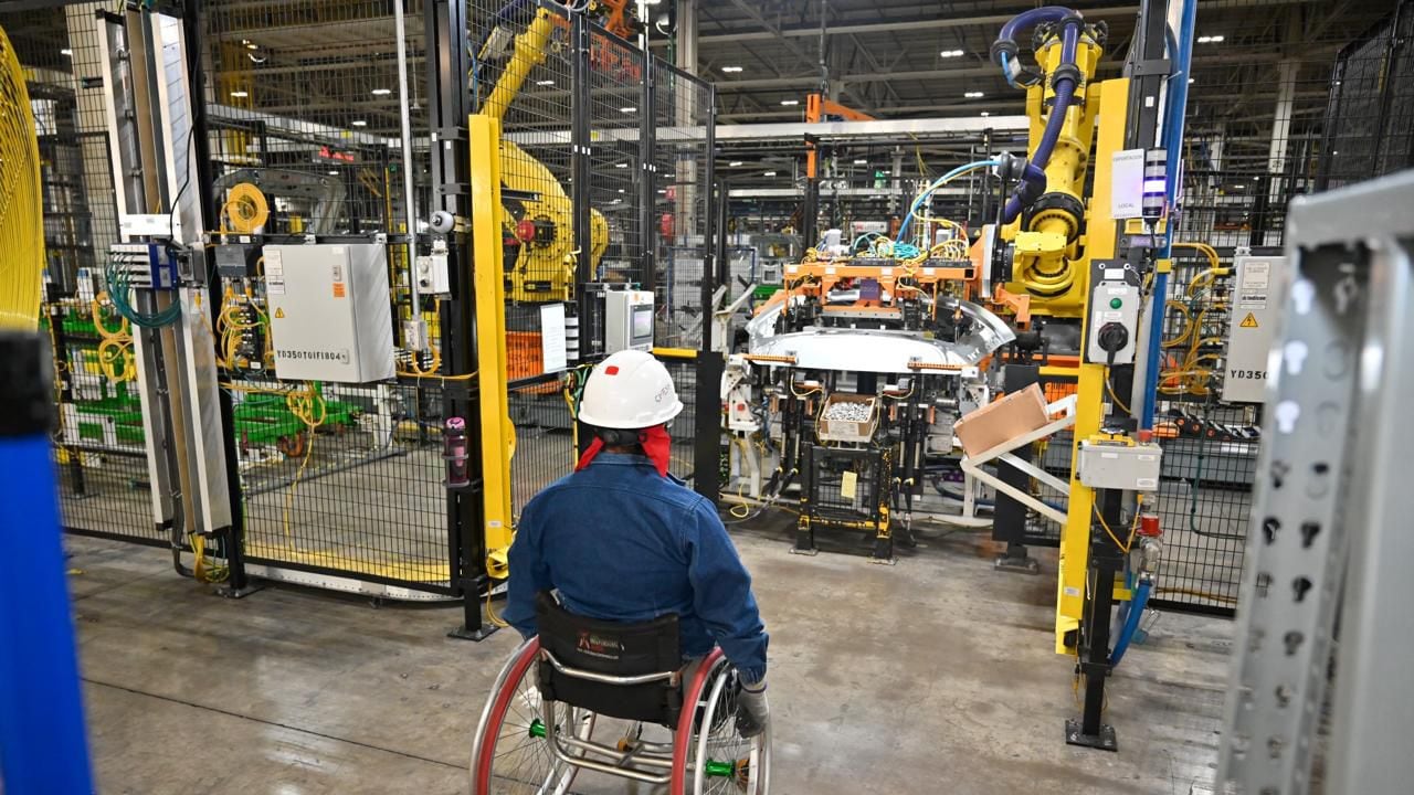 Aranceles protegerán hasta 350 mil empleos en México, afirma la Secretaría de Economía