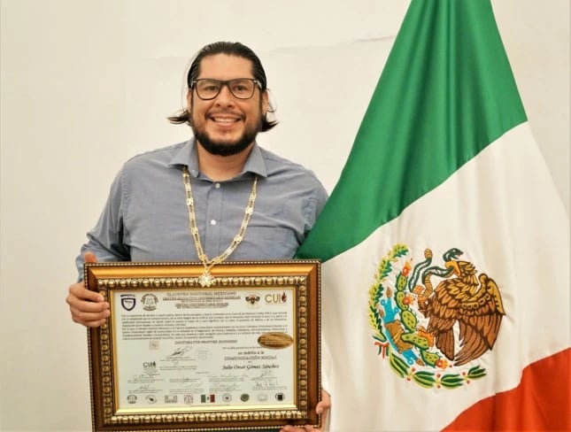 Julio Omar Gómez, el reportero que le pidió la foto a AMLO