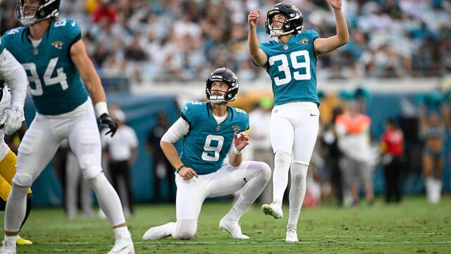El espectacular gol de campo de 70 yardas que marca un hito en la NFL