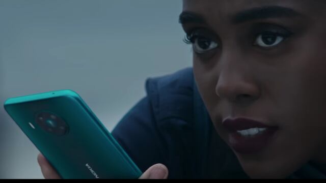 Lashana Lynch y Nokia