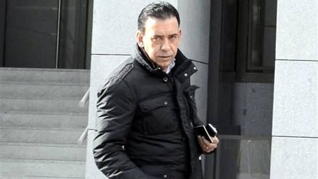 Humberto Moreira salió de Audiencia Española con pasaporte en mano