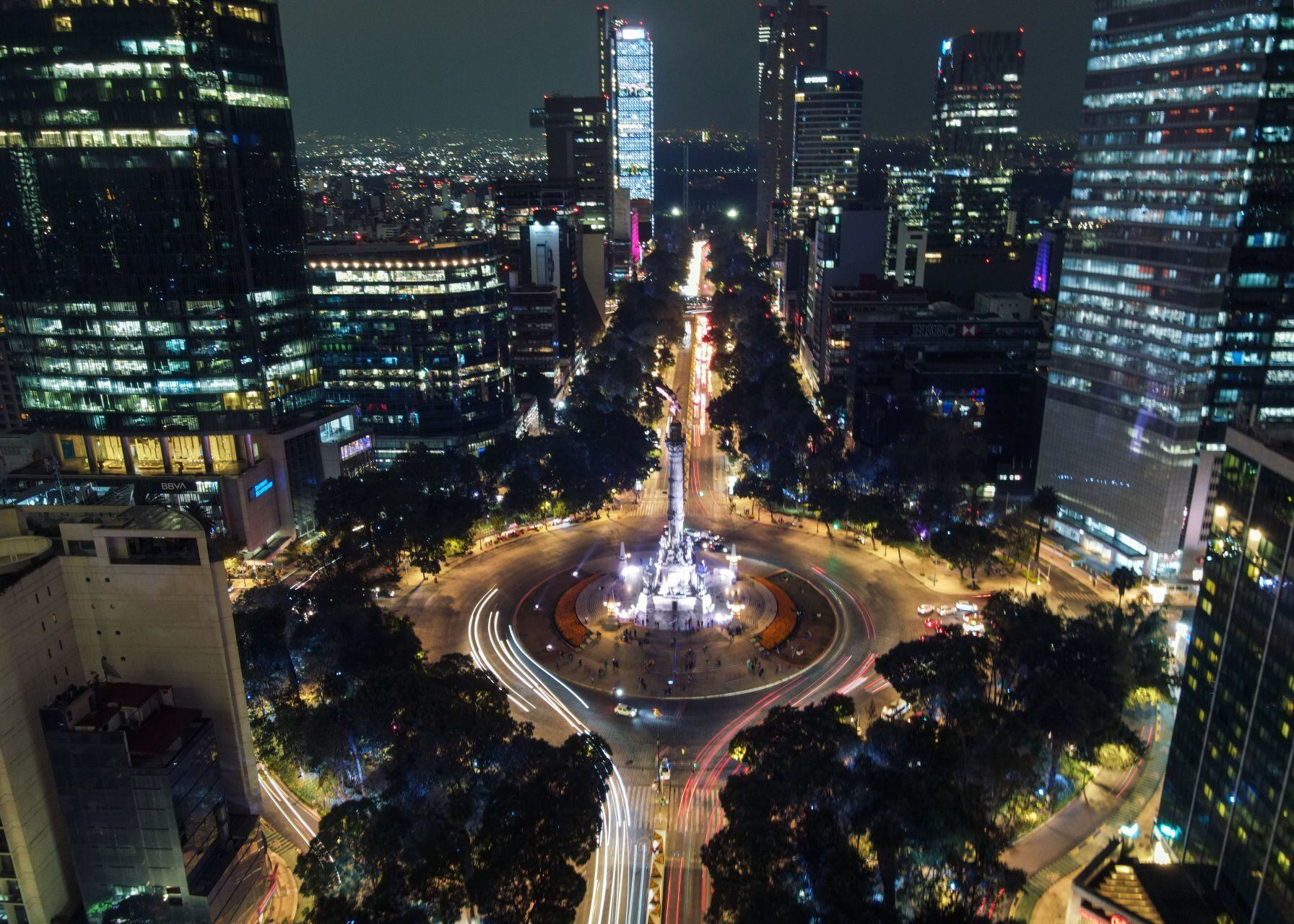 CDMX ilumina el Ángel de la Independencia