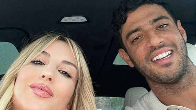 Saiao Cañibano, esposa de Carlos Vela, junto al futbolista