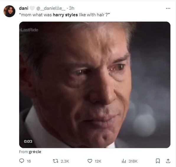 Memes por Harry Styles pelón