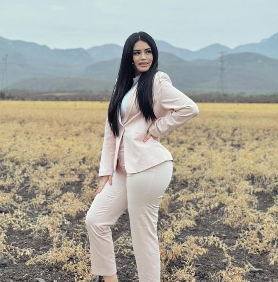 Ana Karen Val Medina, la mujer que aparece en la portada del libro ‘La historia secreta: AMLO y el Cártel de Sinaloa