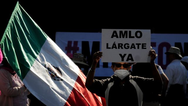 Las personas pidieron la salida de Andrés Manuel López Obrador ante la aprobación del Plan B.