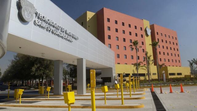 Tec de Monterrey no le quiere hacer válido un seguro a estudiante que se quedó huérfana