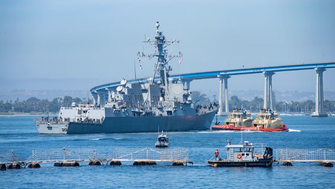 Estados Unidos envía otro buque destructor, el USS Spruance con misiles guiados, a reforzar seguridad en frontera con México