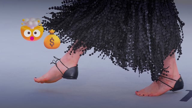Chanel vende sandalias que parecen no tener suela: este es su precio