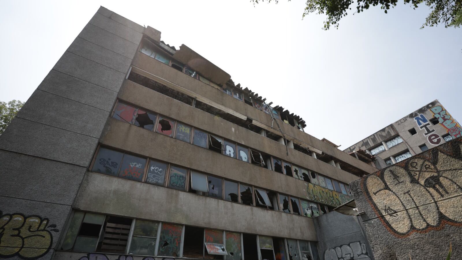 Martí Batres anunció la demolición del Hospital Gonzalo Castañeda; habrá nueva unidad médica del ISSSTE en Tlatelolco