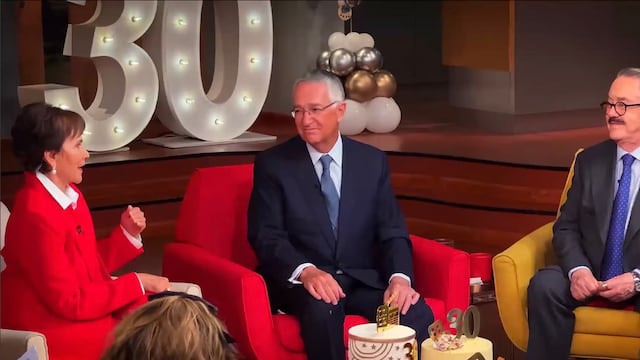 Video del detrás de cámaras de la visita de Salinas Pliego a Ventaneando