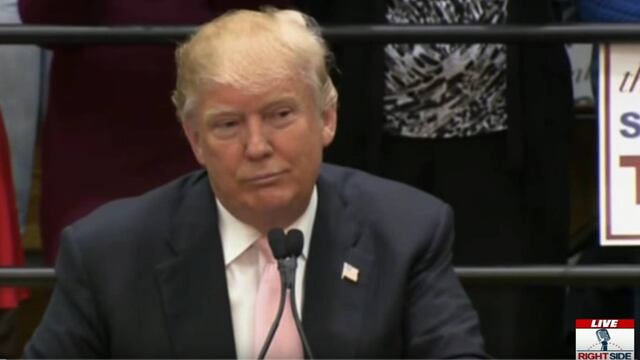 Donald Trump es interrumpido por manifestantes durante acto proselitista