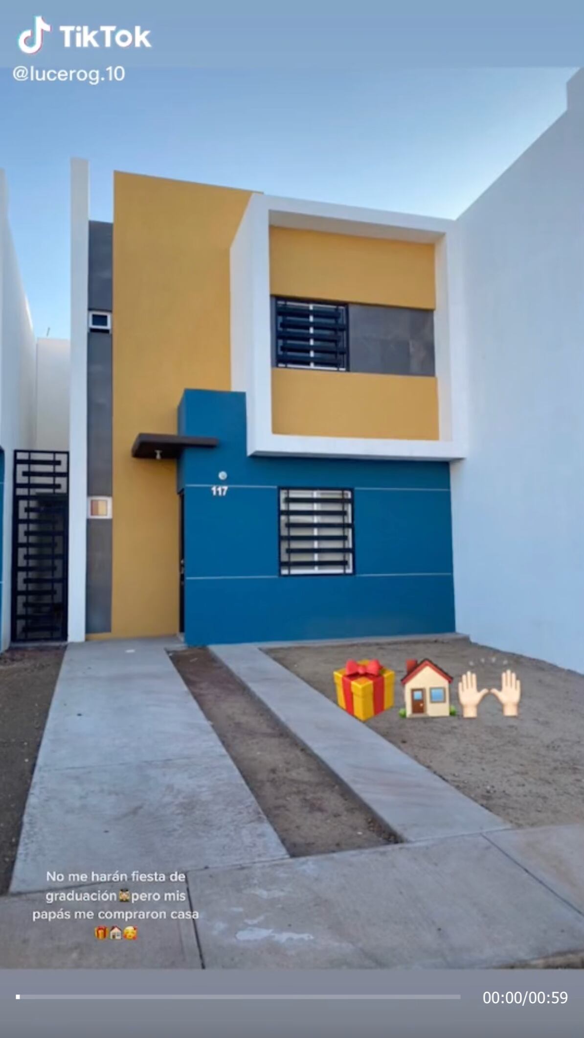 Presume en TikTok que no le harán fiesta de graduación pero sus papás le compraron casa (VIDEO)