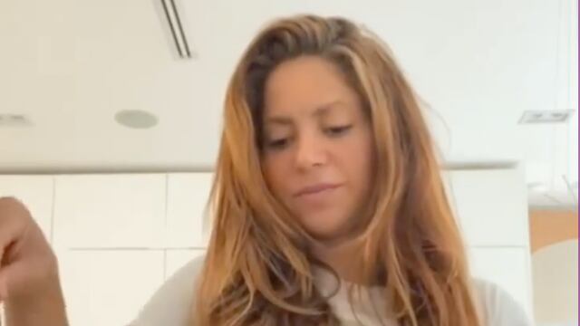 Shakira cocinando hot cakes