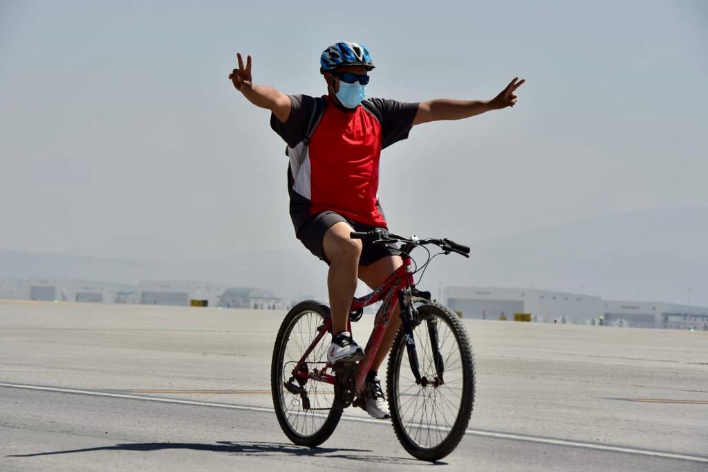 Ciclistas disfrutando del paseo dominical en Santa Lucía
