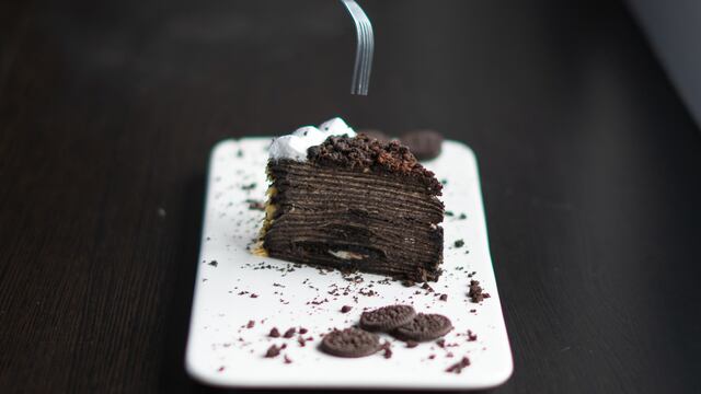 Esto significa soñar con comer pastel dulce