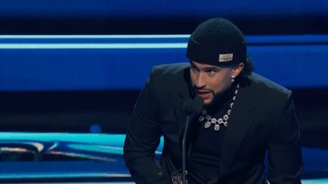 Bad Bunny arrasa en los Premios Billboard de la Música Latina 2023 con su tercer premio de la noche