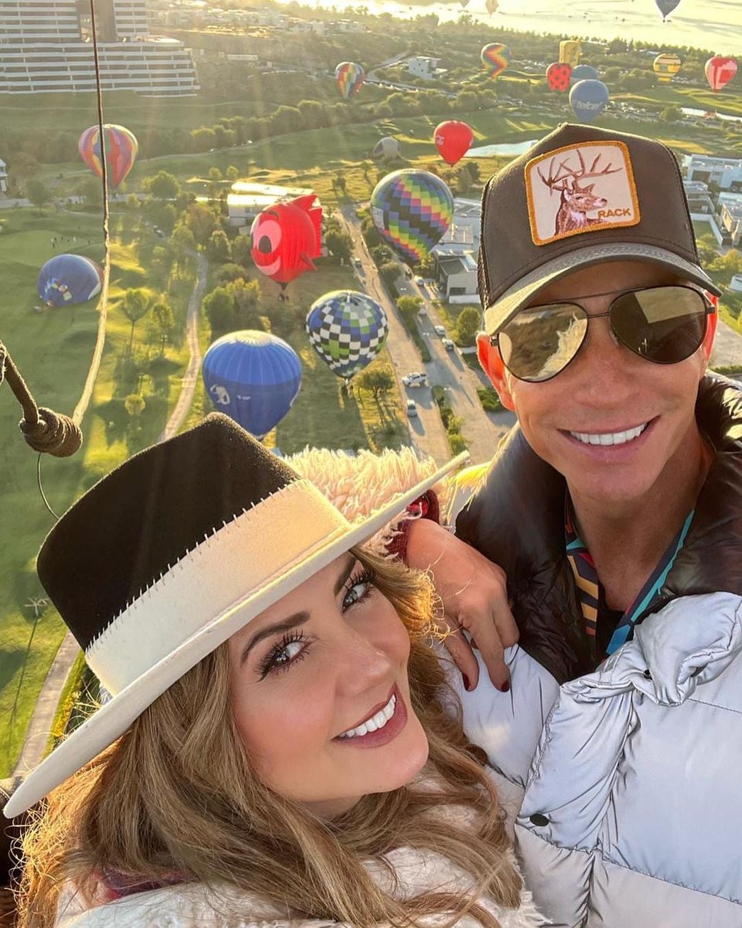 Andrea Legarreta y Erik Rubín.