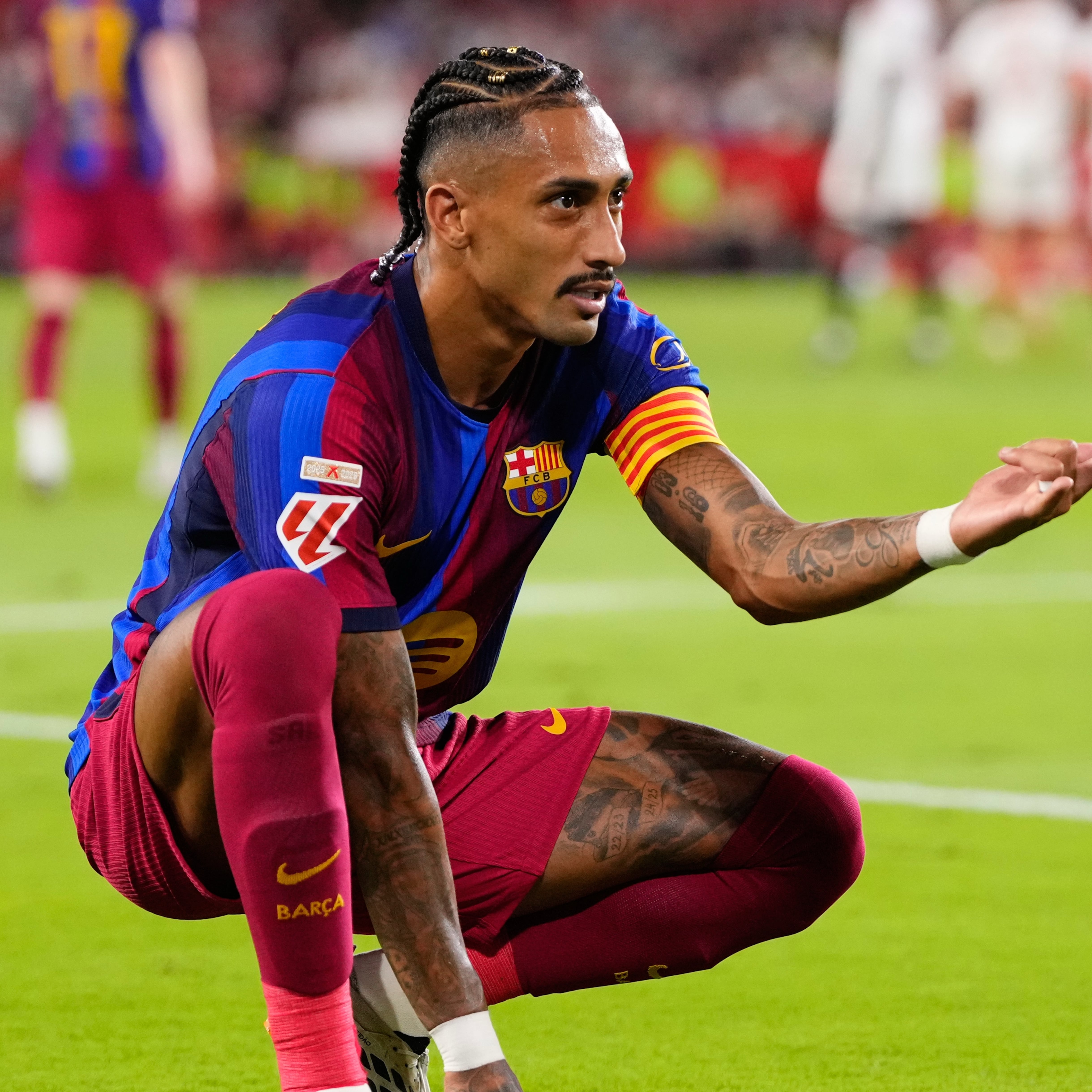 Raphinha lidera la remontada del FC Barcelona y mantiene el liderato de LaLiga