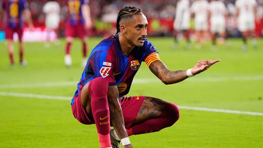 Raphinha lidera la remontada del FC Barcelona y mantiene el liderato de LaLiga