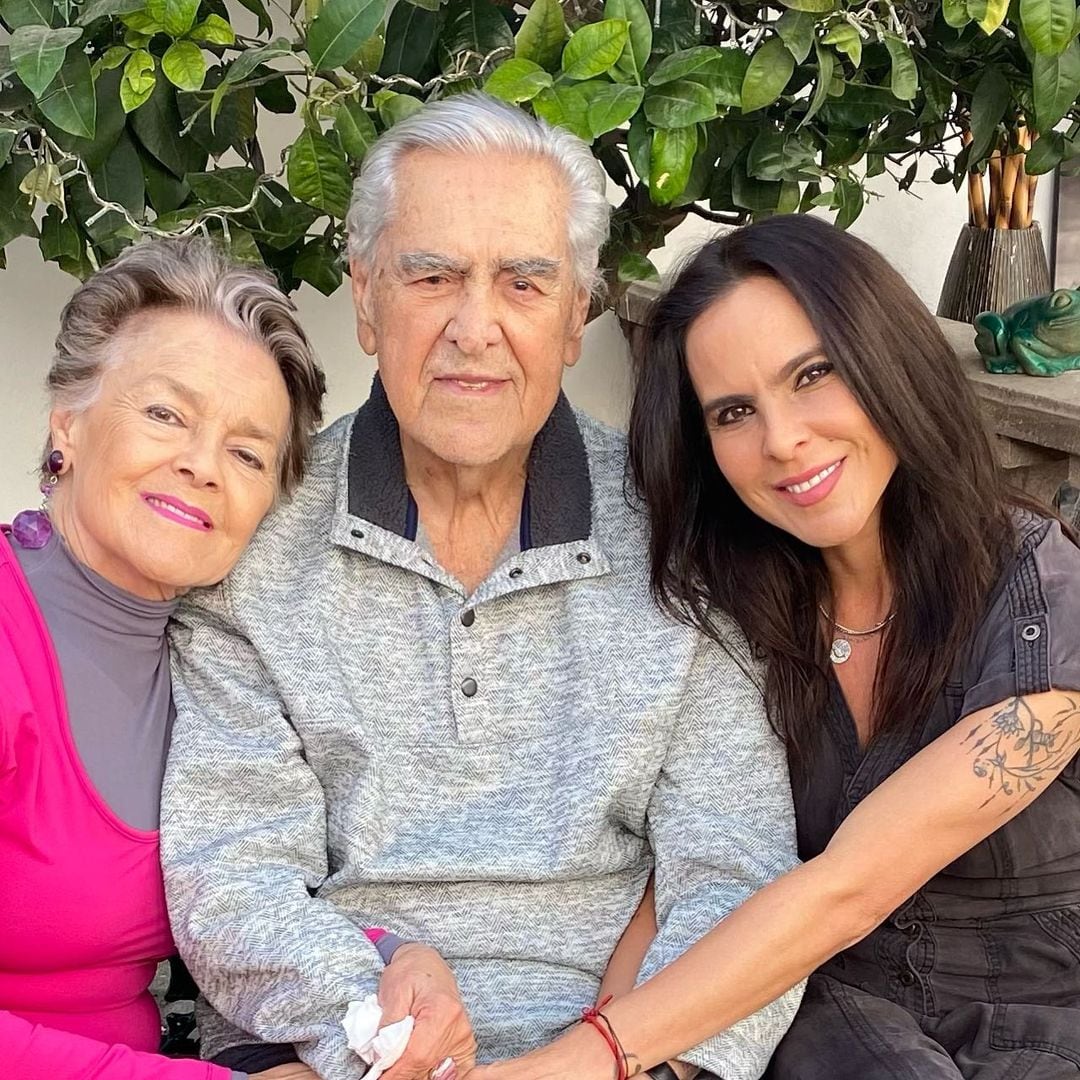 Kate del Castillo y sus papás.
