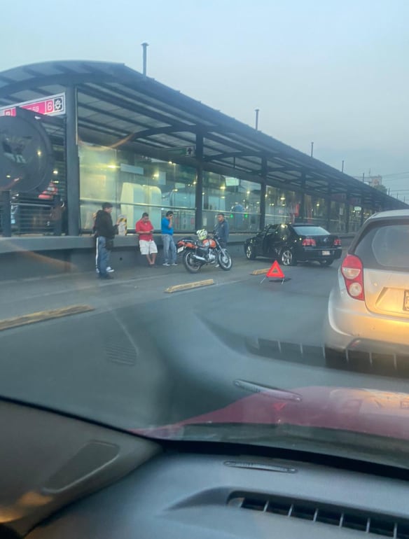Choque en estación Norte 59 del Metrobús