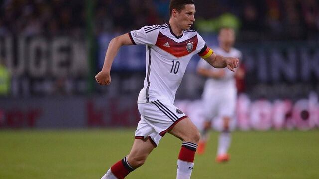 Julian Draxler porta la "10" de Alemania.