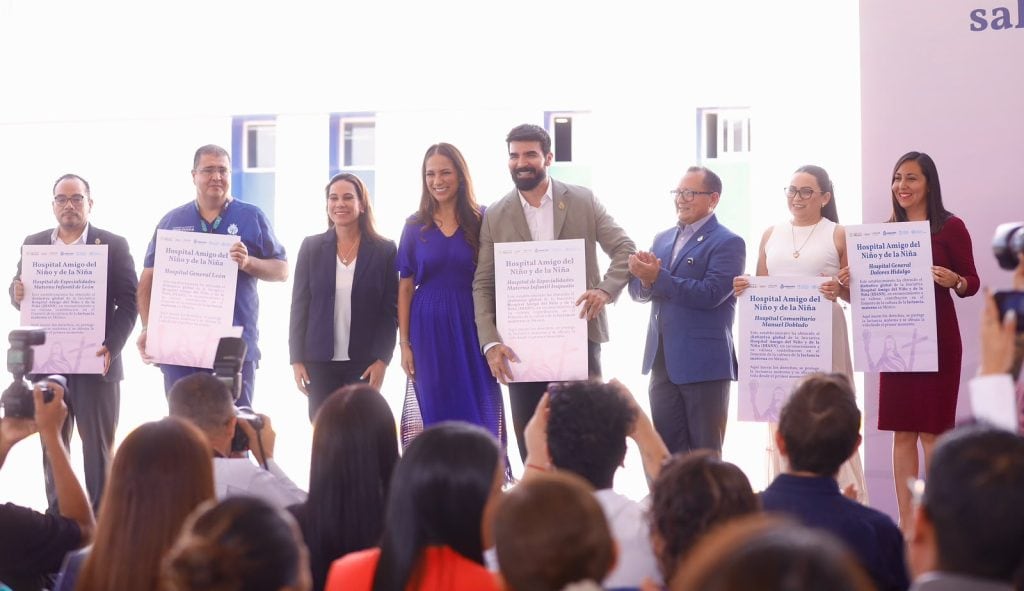 Libia Dennise impulsa lactancia materna y entrega obras en Irapuato.