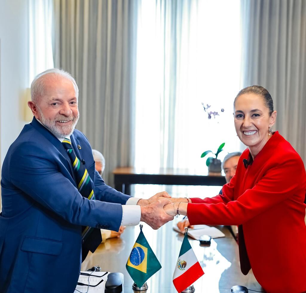Claudia Sheinbaum se reúne con Lula Da Silva, presidente de Brasil en la CELAC 2025