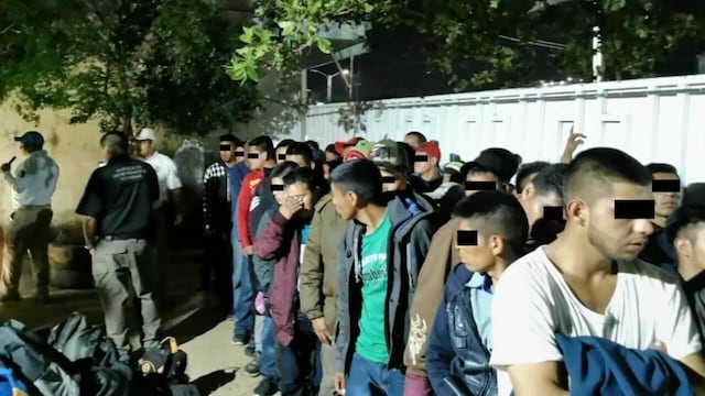 Los migrantes fueron llevados a una estación del INM.