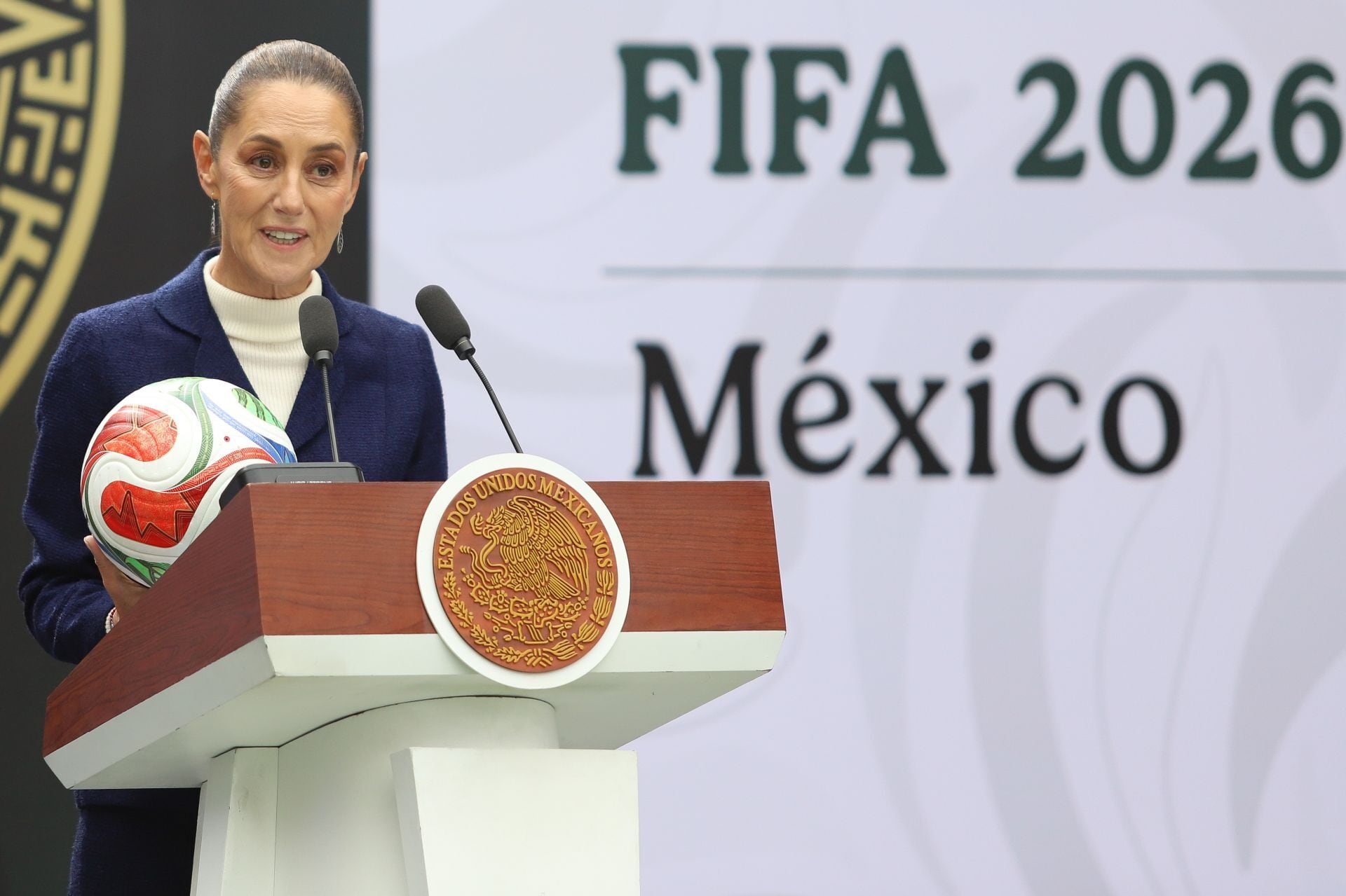 Claudia Sheinbaum explica que la FIFA define precios del Mundial 2026 y anuncia medidas de inclusión
