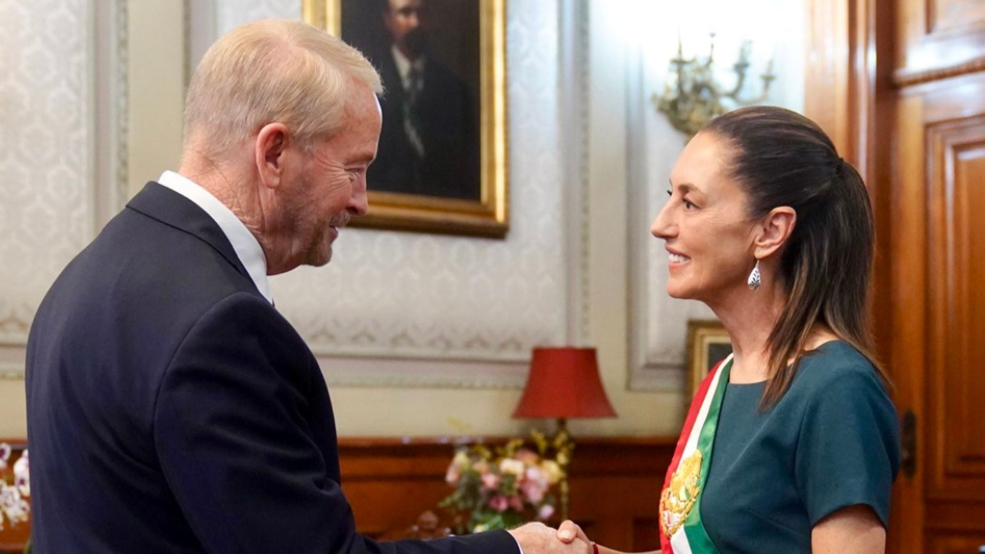 Ron Johnson, Embajador de Estados Unidos, felicita a Claudia Sheinbaum por su cumpleaños