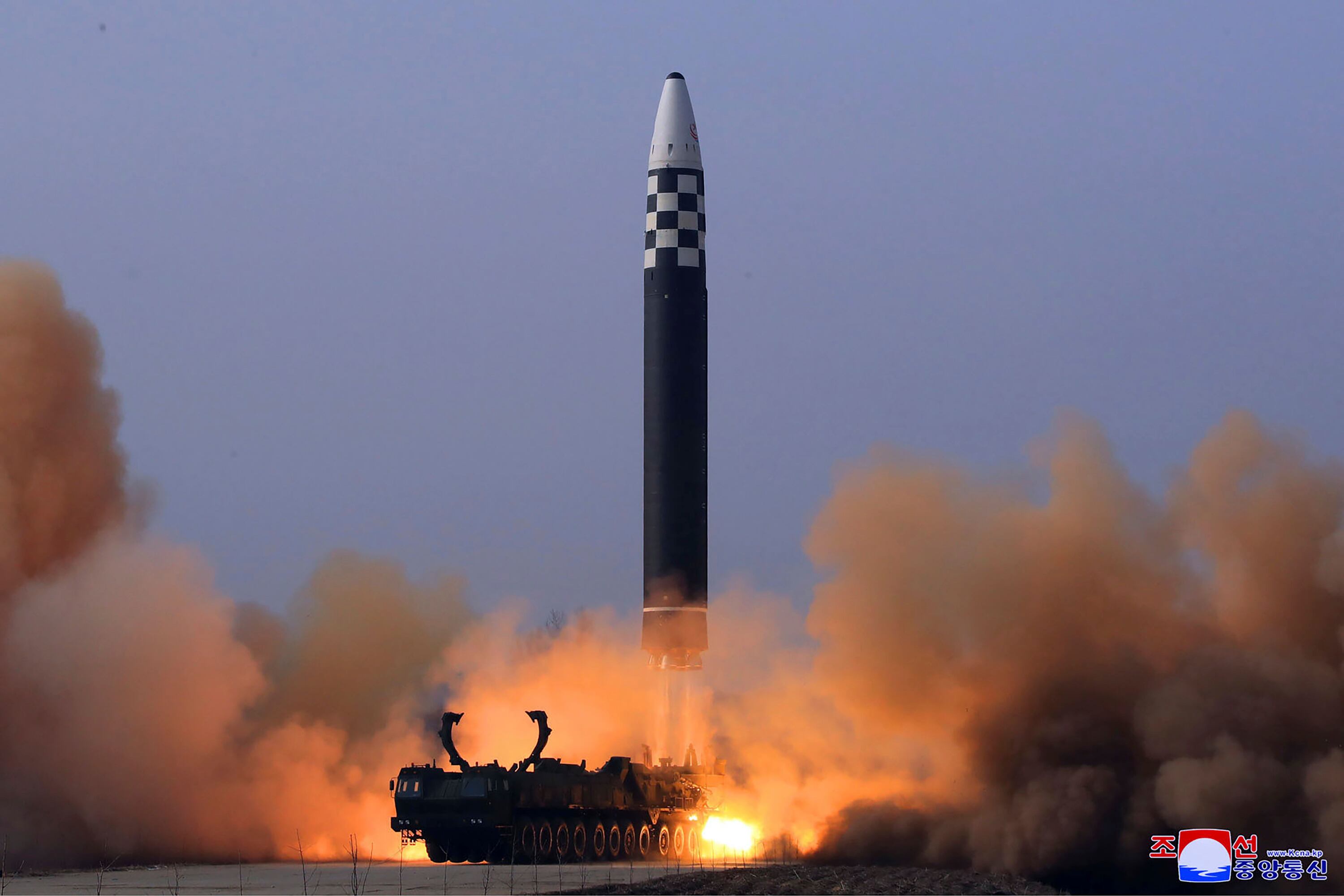 Corea del Norte televisó el lanzamiento del misil balístico que cayó en Japón