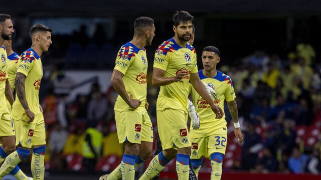 Néstor Araujo en el Club América