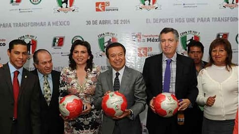 Las Chivas de Jorge Vergara se visten del “Tricolor” Partido Revolucionario Institucioanal