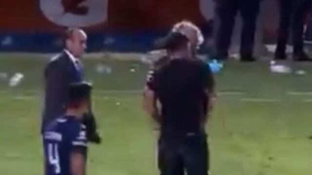 Paco Ramírez golpeó a Norberto Scoponi tras el silbatazo final del duelo entre Celaya y Atlético Morelia.