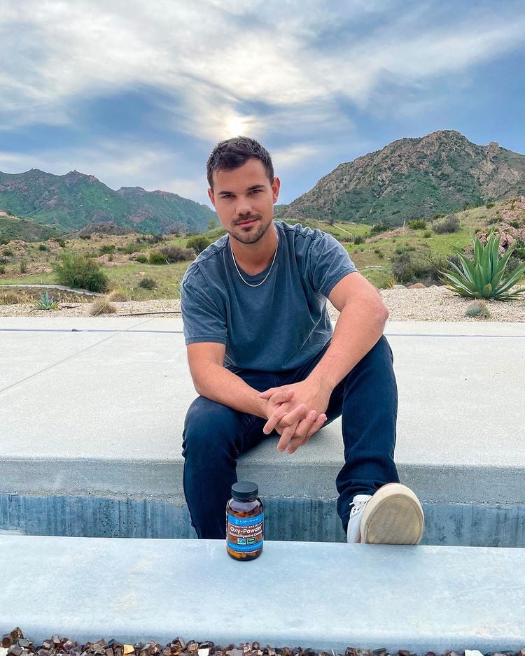 Taylor Lautner, actor.