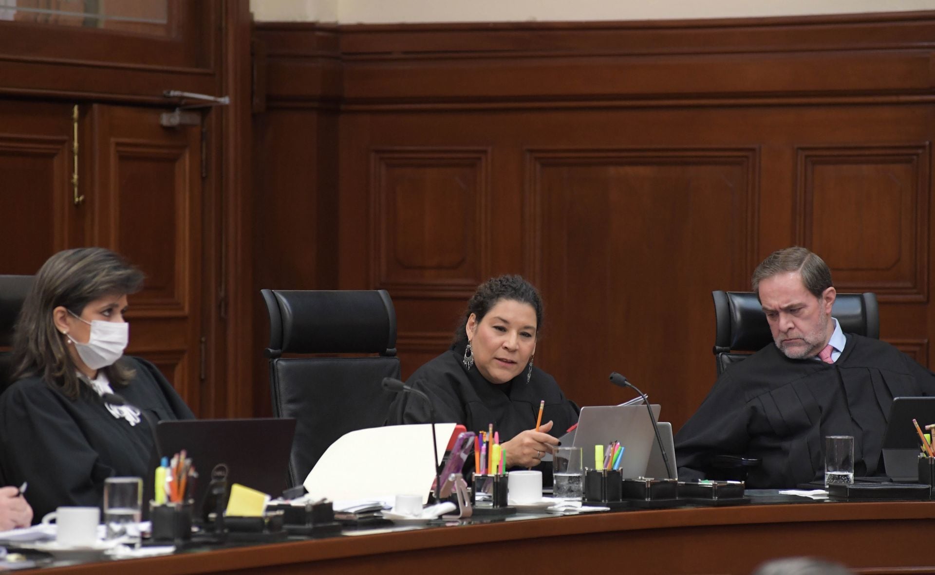 Ministra Lenia Batres en sesión de SCJN