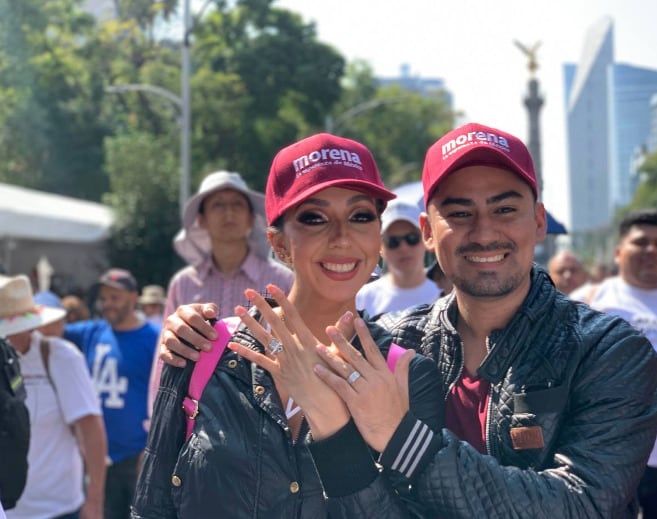 Yussara Canales González y su esposo