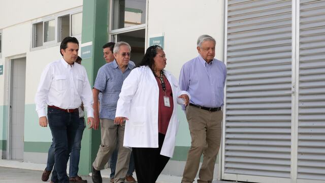 Andrés Manuel López Obrador durante recorrido de hospital en Tamaulipas. Más recursos.