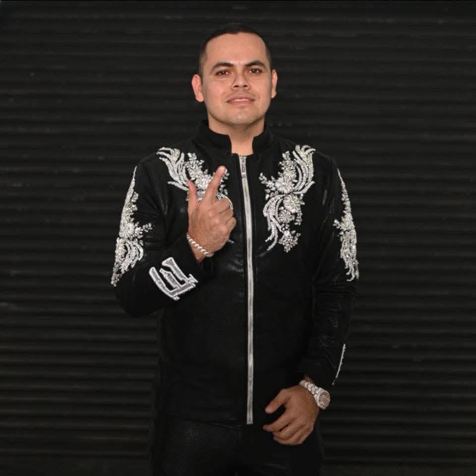 Ernesto Barajas, vocalista de Enigma Norteño
