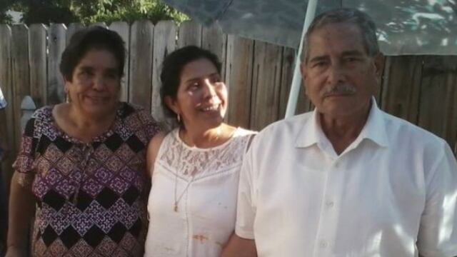 30 años después, logra reunir a su madre y abuelo.