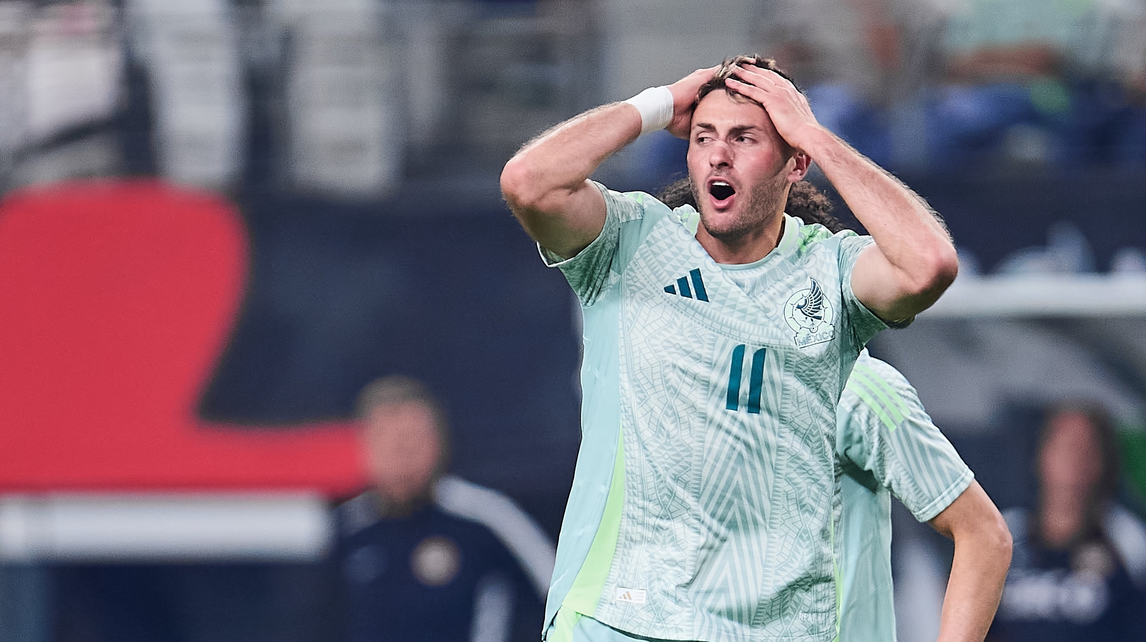 Santiago Giménez con la Selección Mexicana