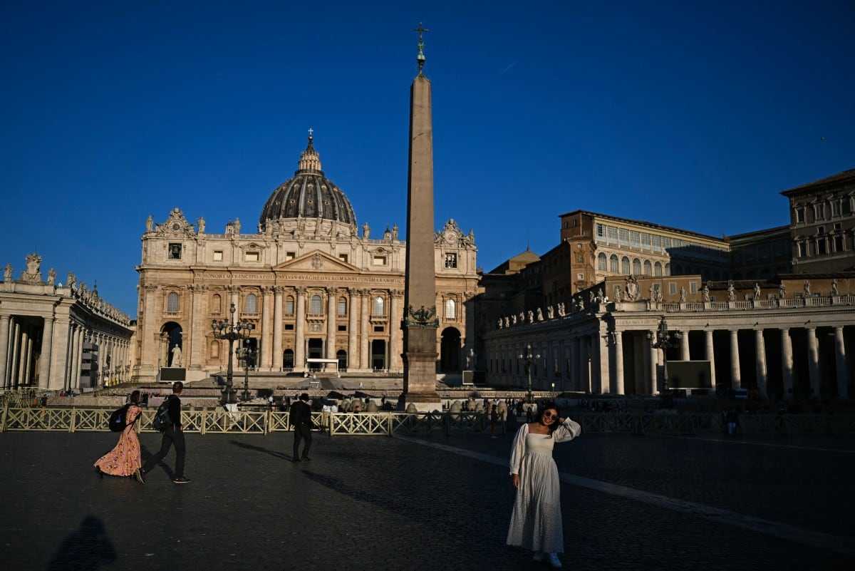 Chimenea en El Vaticano para el Cónclave
