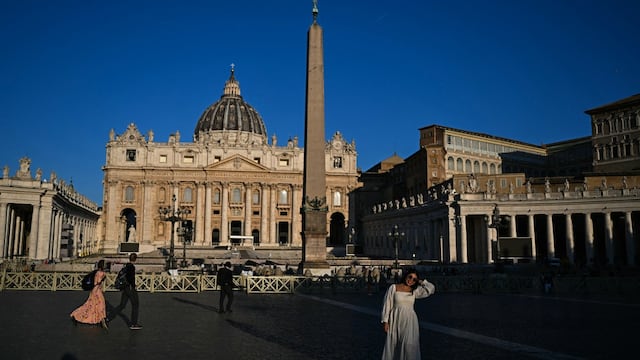 Chimenea en El Vaticano para el Cónclave