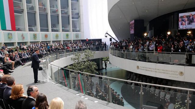 El funcionario asistió al foro “Encuentro por la Federación y la Unidad Nacional”, organizado por la Cámara de Senadores. Foto/@osoriochong