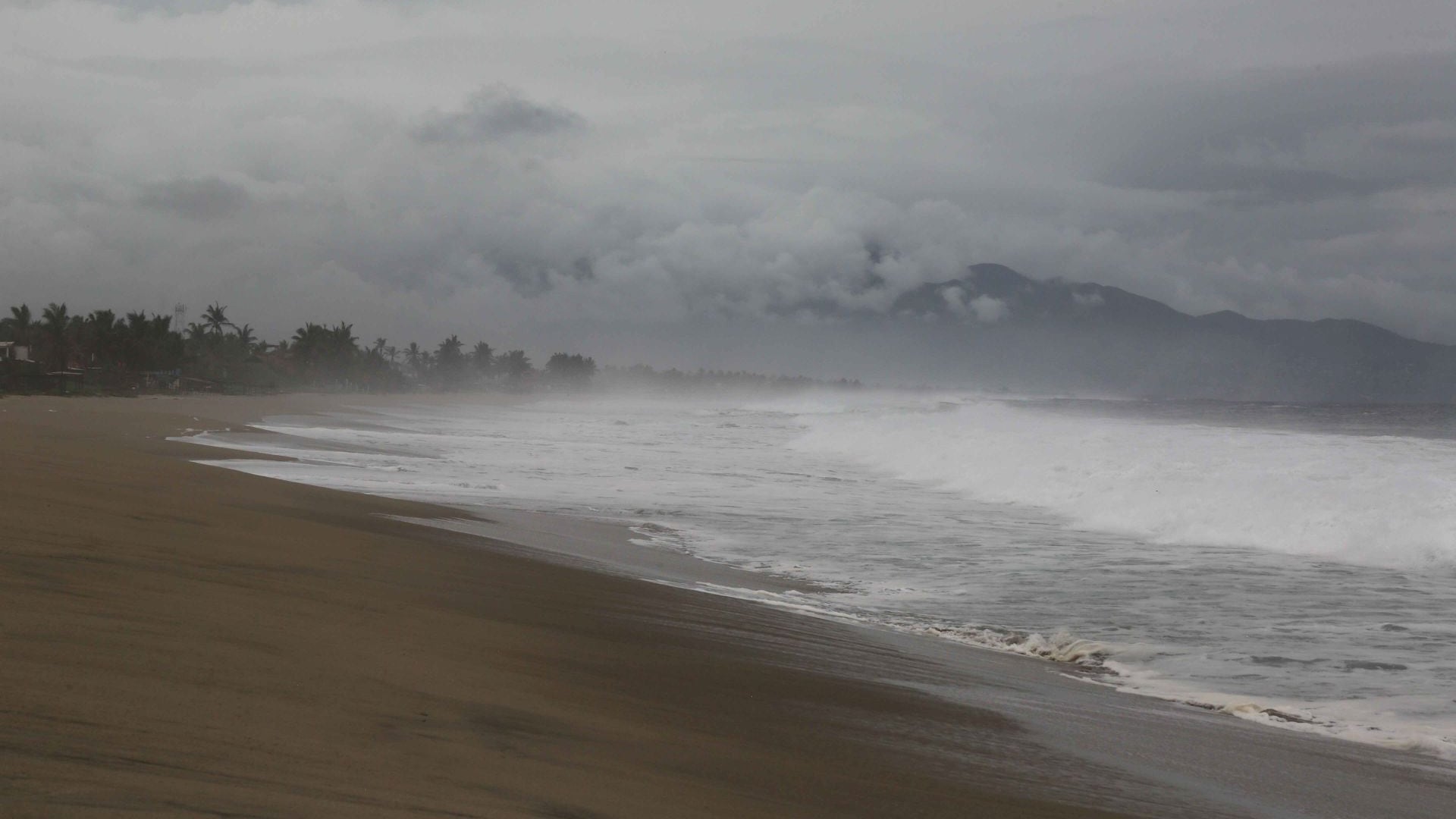 Tormenta tropical Simón provoca lluvias en Guerrero, Oaxaca y Michoacán