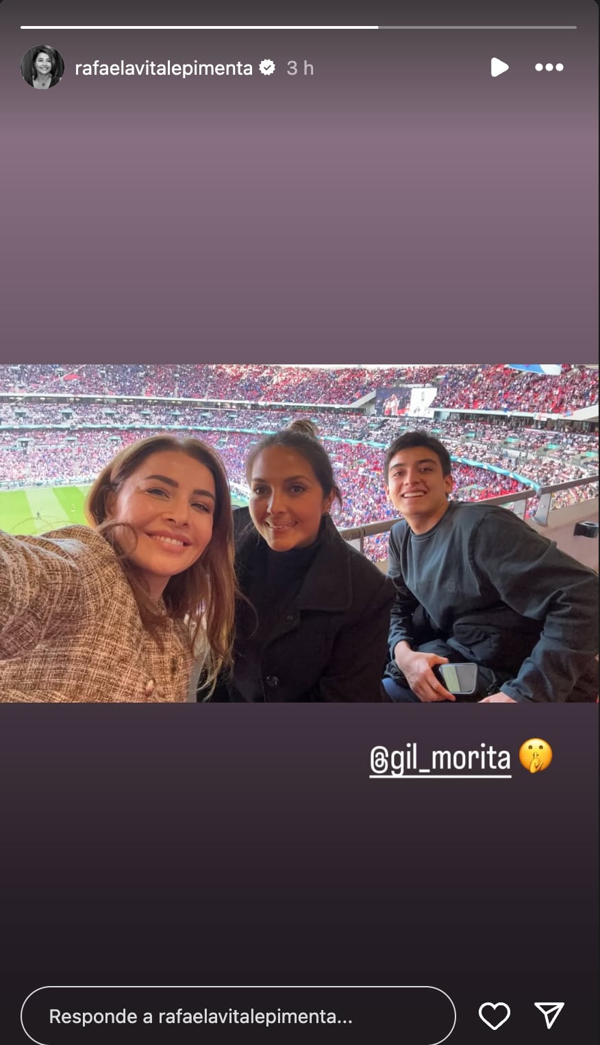 Rafaela Pimenta junto a Gilberto Mora.